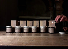 Carica l'immagine nel visualizzatore di Gallery, Candele - Elegance 180 grammi