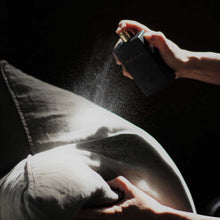 Carica l'immagine nel visualizzatore di Gallery, Spray per tessuti - Gift To My Babe