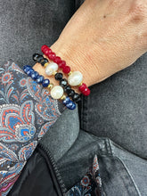Carica l&#39;immagine nel visualizzatore di Gallery, Bracciale Cristalli e Perla di Fiume

