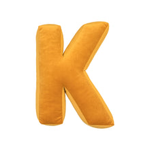 Carica l&#39;immagine nel visualizzatore di Gallery, Cuscino Lettera In Velluto Giallo
