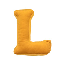 Carica l&#39;immagine nel visualizzatore di Gallery, Cuscino Lettera In Velluto Giallo
