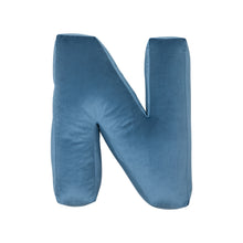Carica l&#39;immagine nel visualizzatore di Gallery, Cuscino Lettera In Velluto Blue
