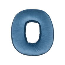 Carica l&#39;immagine nel visualizzatore di Gallery, Cuscino Lettera In Velluto Blue
