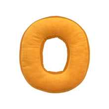 Carica l&#39;immagine nel visualizzatore di Gallery, Cuscino Lettera In Velluto Giallo
