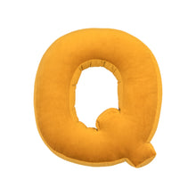 Carica l&#39;immagine nel visualizzatore di Gallery, Cuscino Lettera In Velluto Giallo
