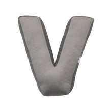 Carica l&#39;immagine nel visualizzatore di Gallery, Cuscino Lettera In Velluto Grigio
